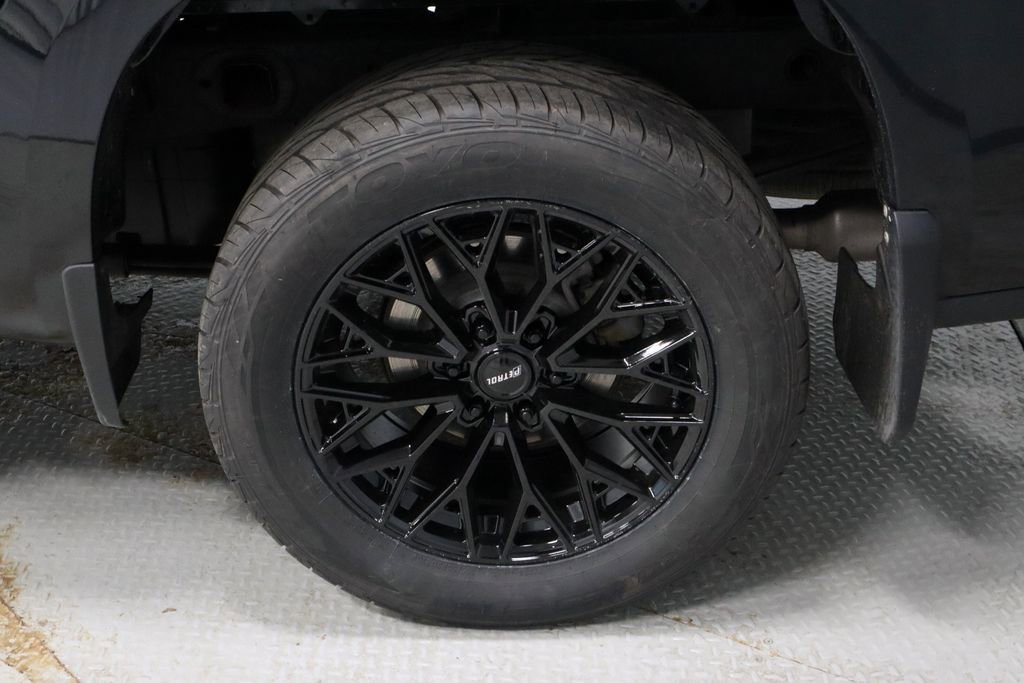 Used 2023 Chevrolet Silverado 1500 RST AWD/4WD image 17