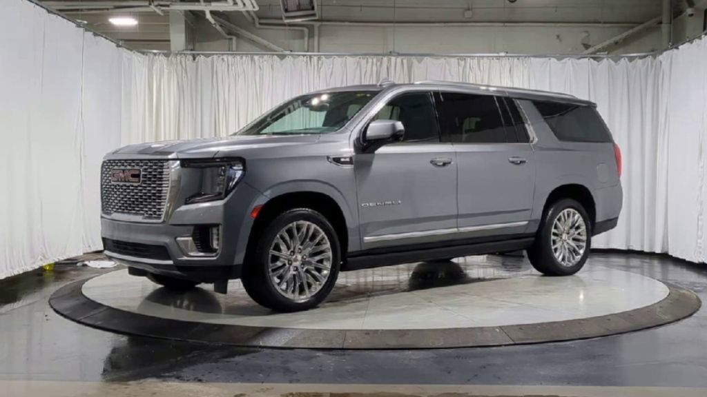 Used 2023 GMC Yukon XL Denali w/ Max Trailering Package image 5