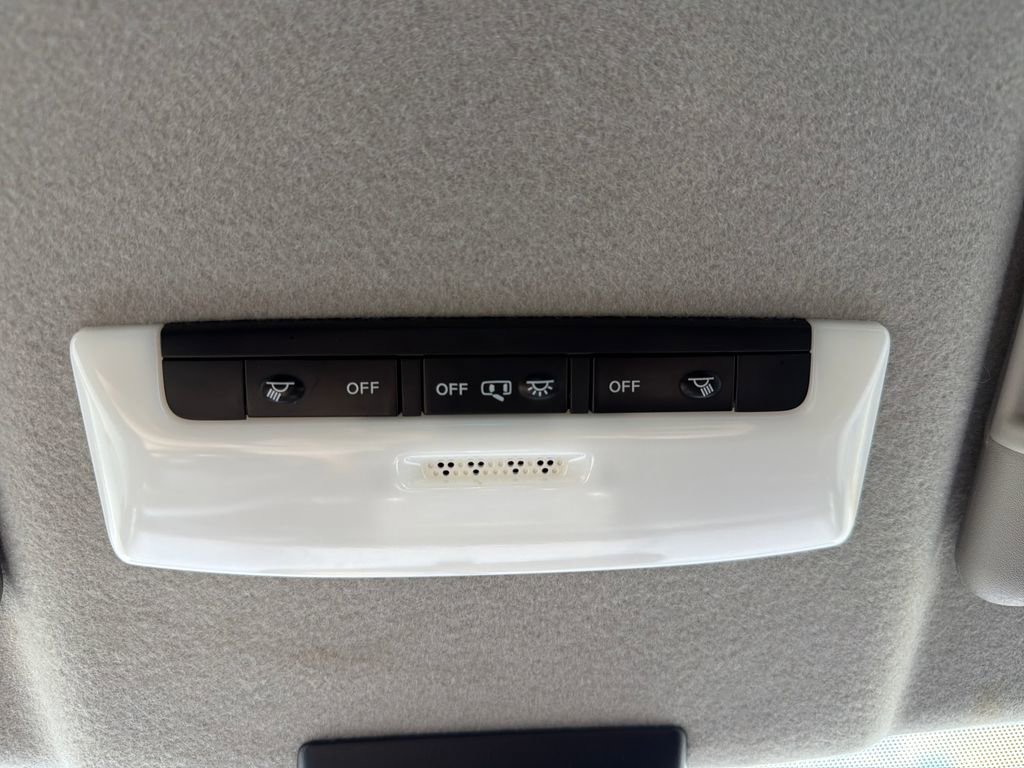 Used 2023 Nissan Kicks SV FWD image 32