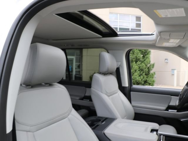 Used 2025 Ford Expedition Active image 9