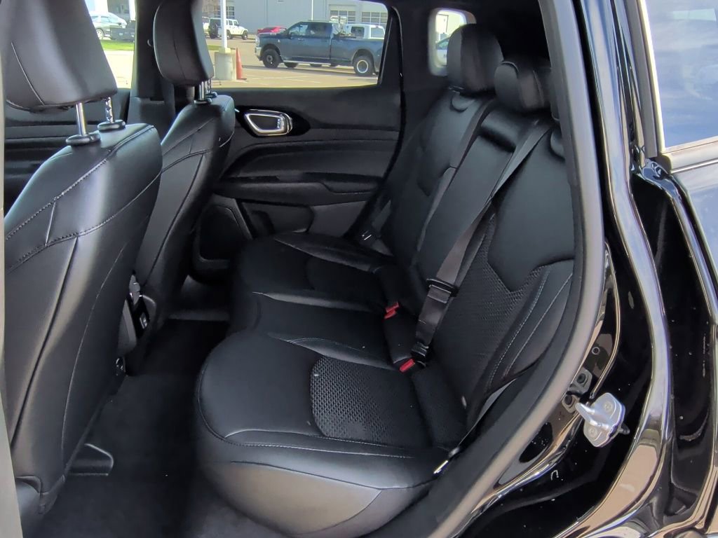 New 2026 Jeep Compass Latitude AWD/4WD image 36