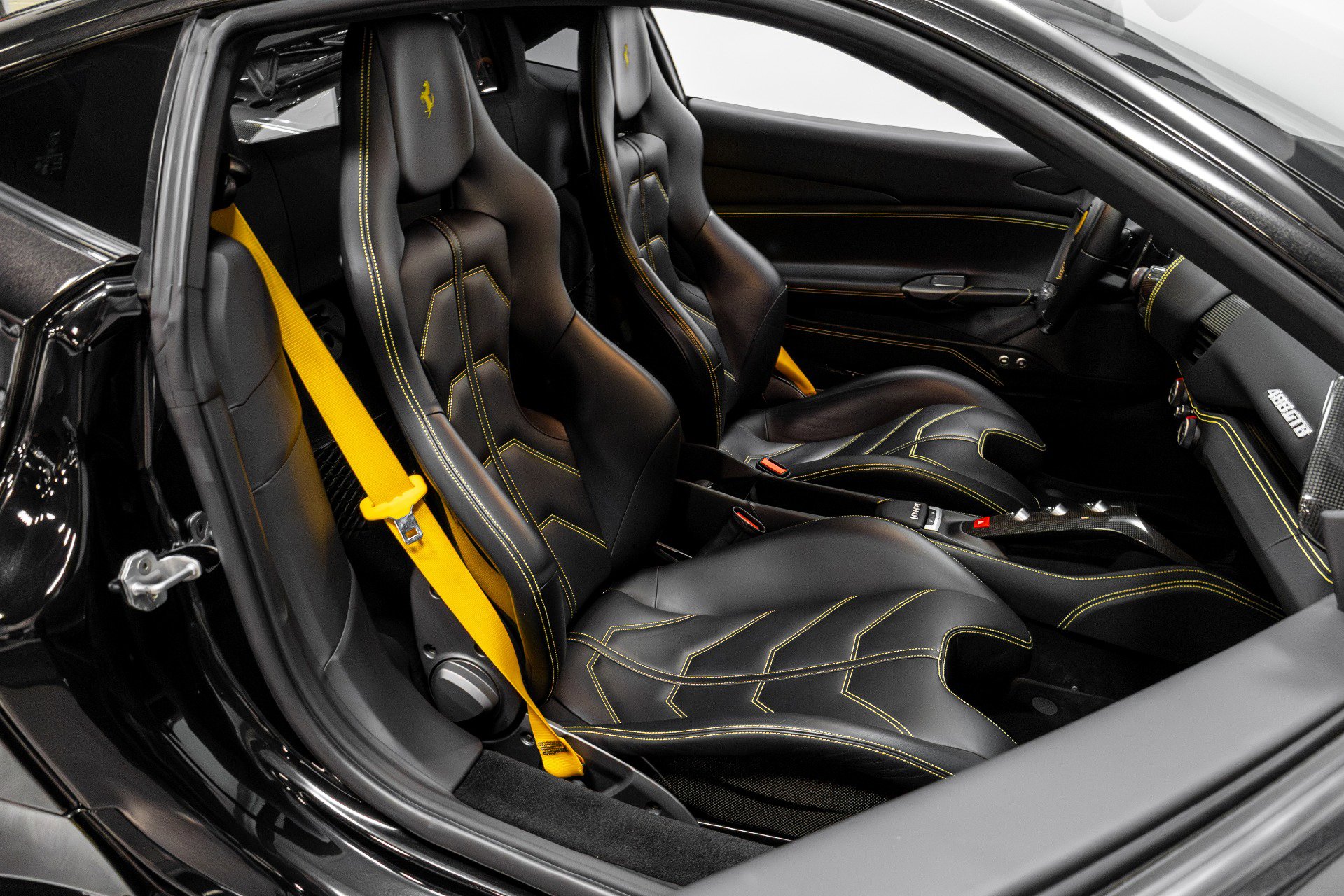 Used 2018 Ferrari 488 GTB image 22