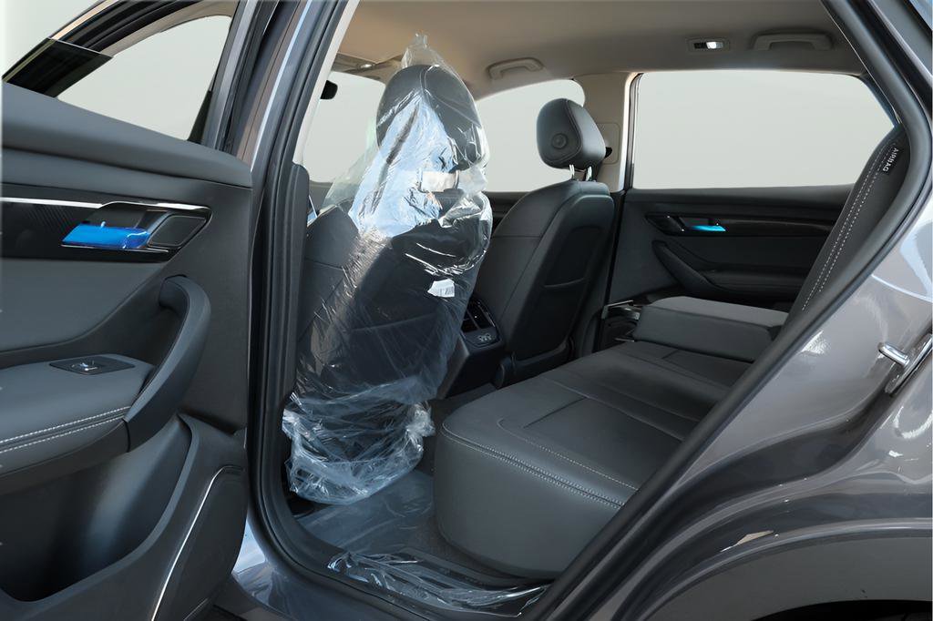 New 2025 VinFast VF 8 Eco image 18