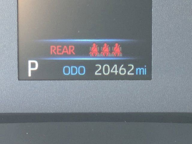 Used 2025 Toyota Corolla Cross LE image 25