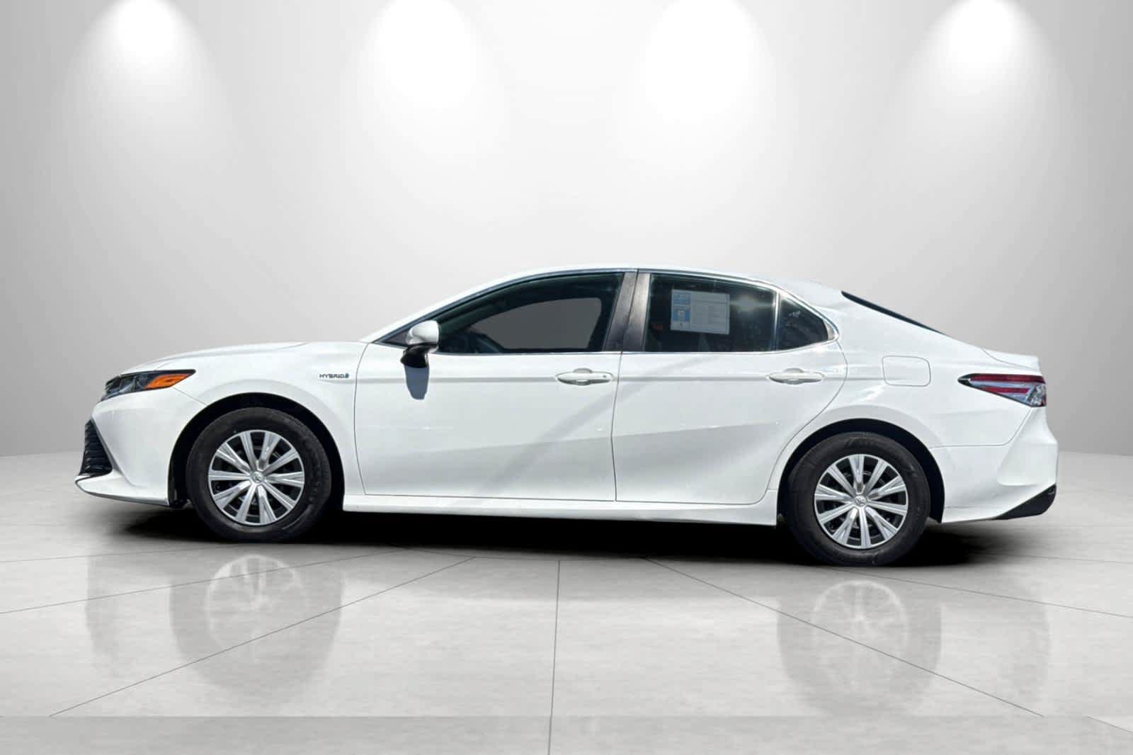 Used 2020 Toyota Camry LE w/ Preferred Accessory Package FWD image 5