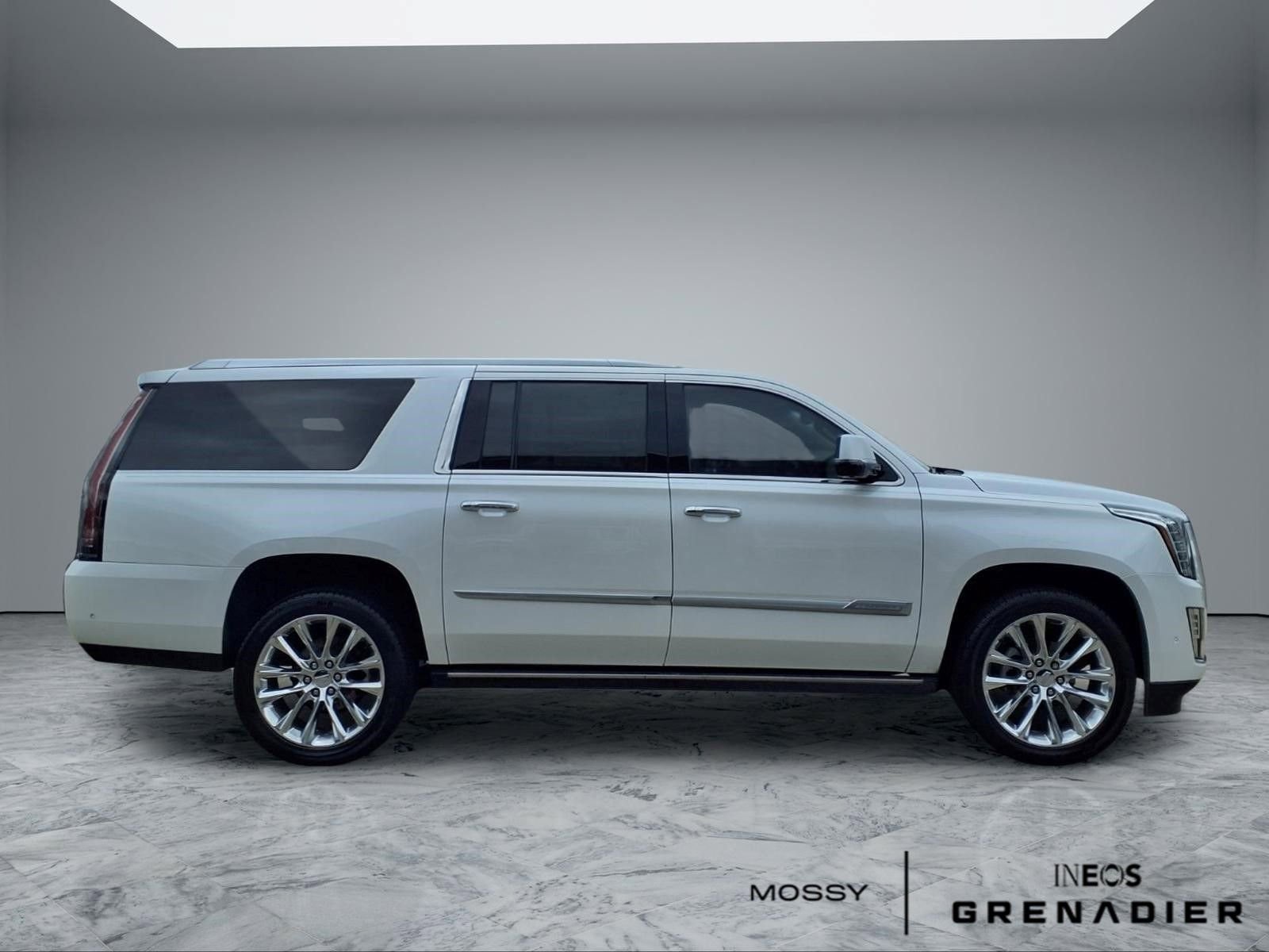 Used 2019 Cadillac Escalade ESV Premium Luxury RWD image 8