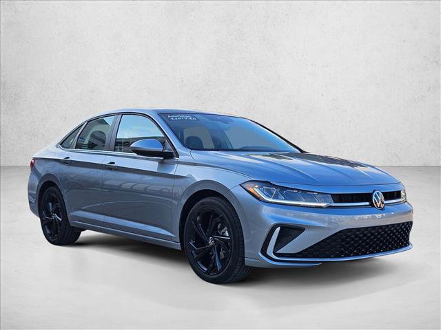 Used 2025 Volkswagen Jetta SE image 3