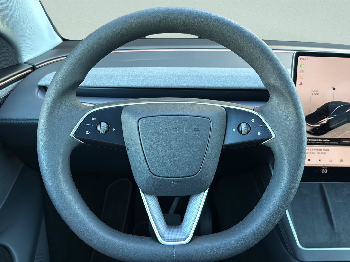 Used 2026 Tesla Model Y 2WD image 9