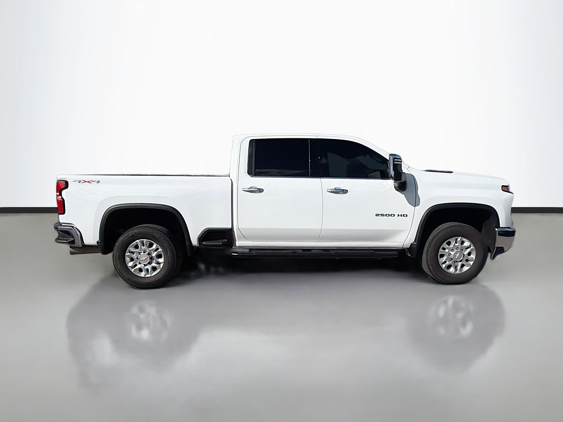 Used 2025 Chevrolet Silverado 2500 LTZ w/ LTZ Convenience Package image 3