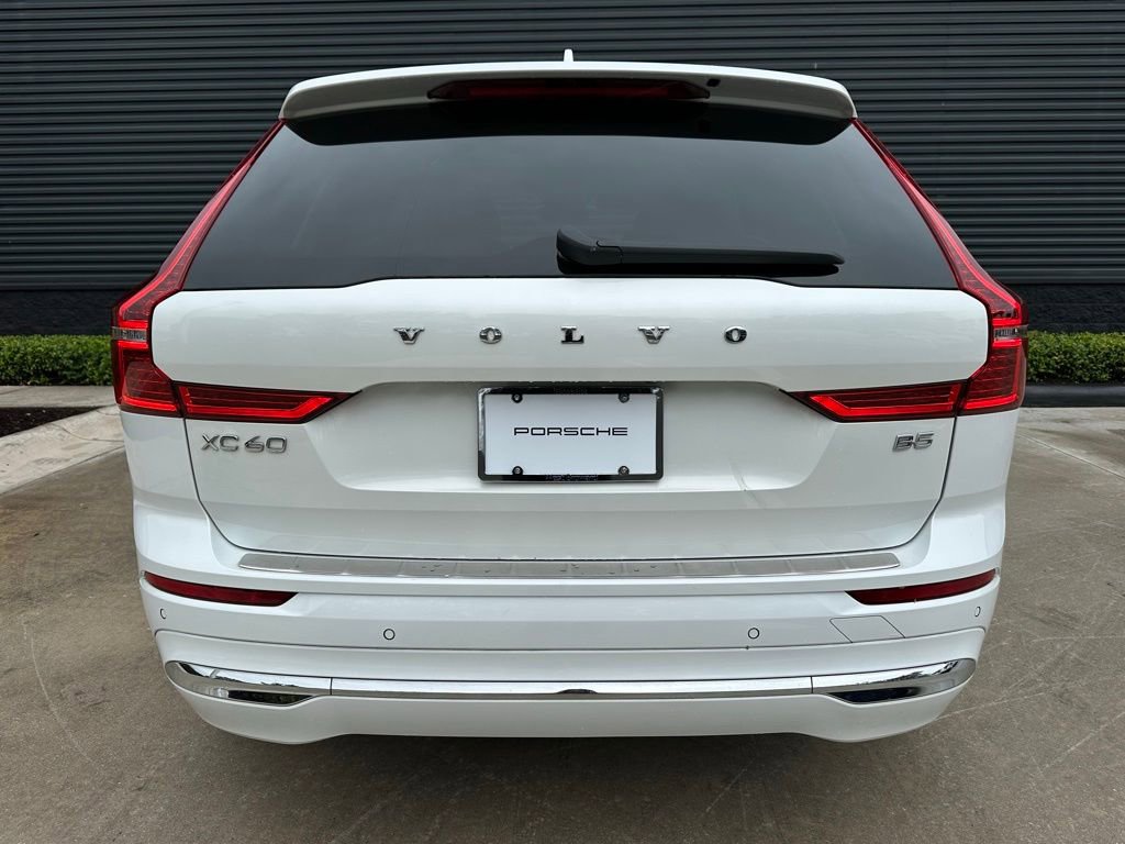 Used 2023 Volvo XC60 B5 Ultimate w/ Protection Package Premier image 12