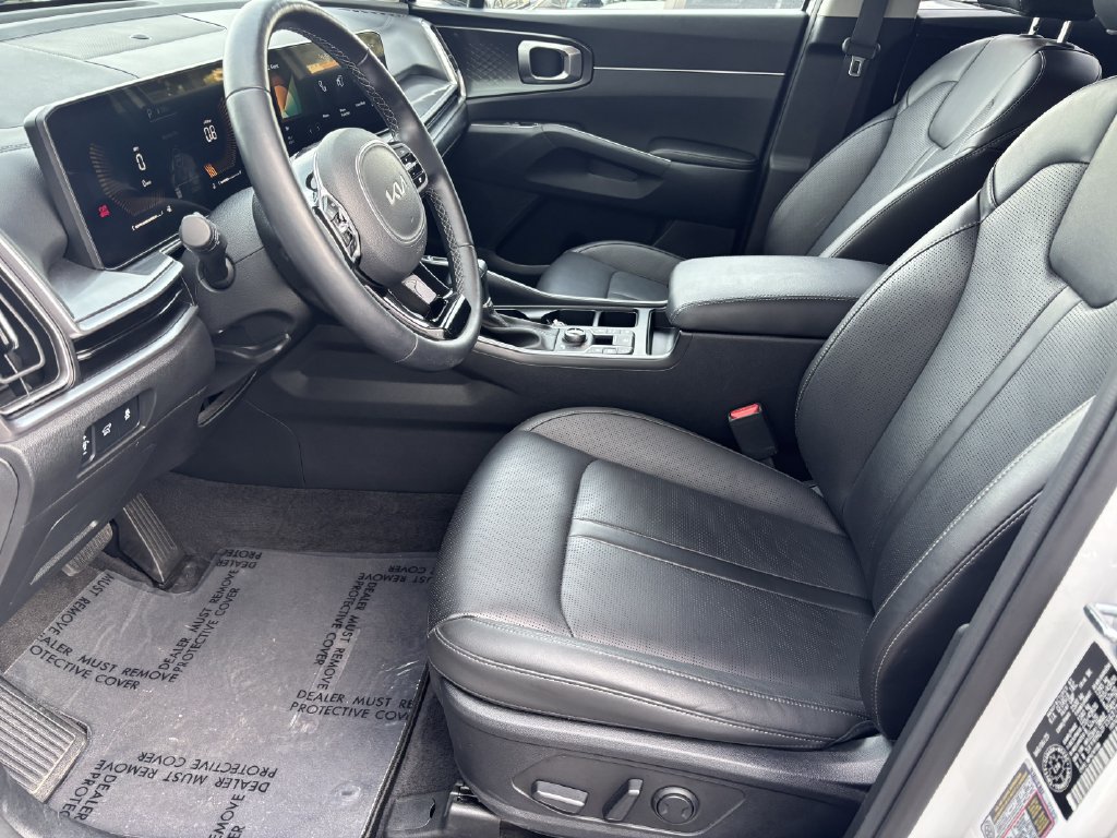 Used 2025 Kia Sorento EX AWD/4WD image 13