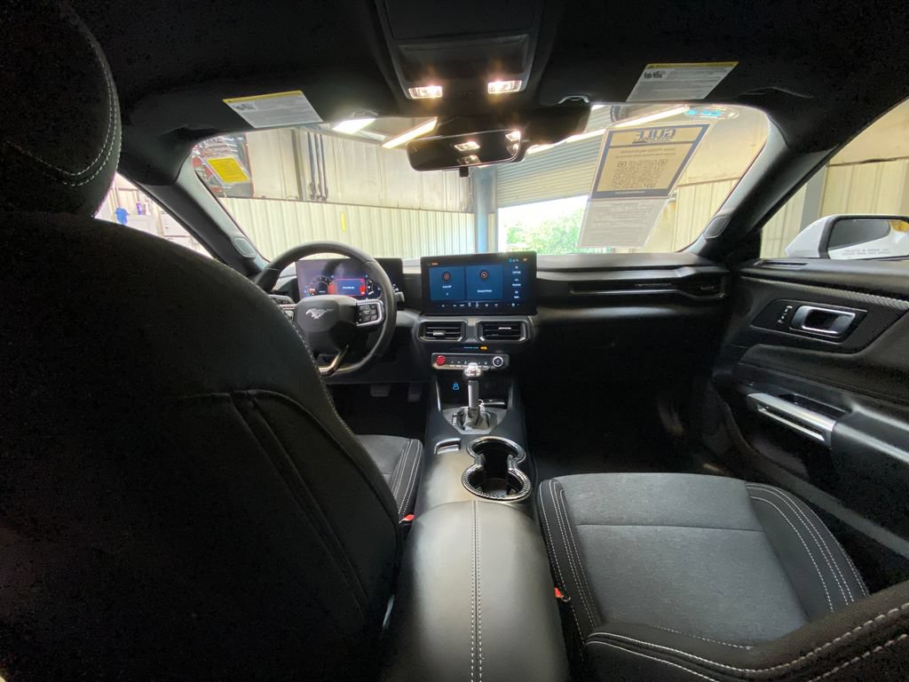 Used 2024 Ford Mustang Coupe RWD image 17