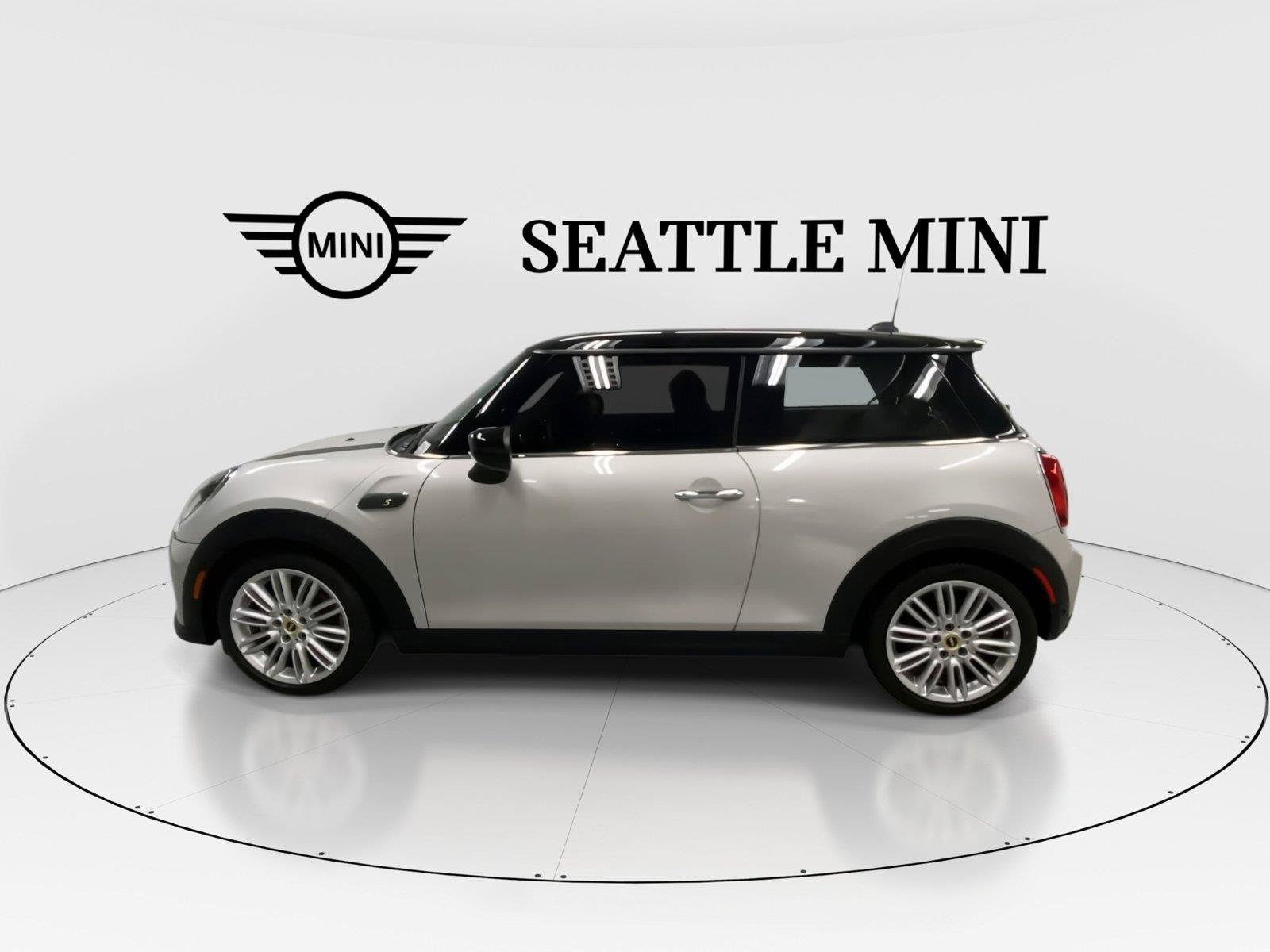 Used 2023 MINI Cooper SE FWD image 7