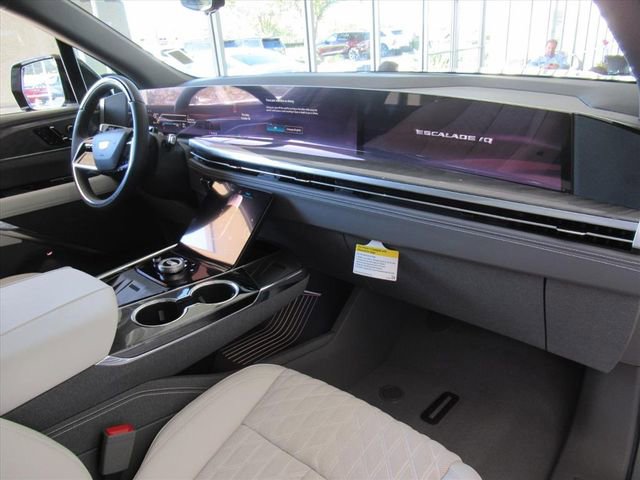 New 2026 Cadillac Escalade IQ Sport 1 w/ LPO, ONYX Package image 9