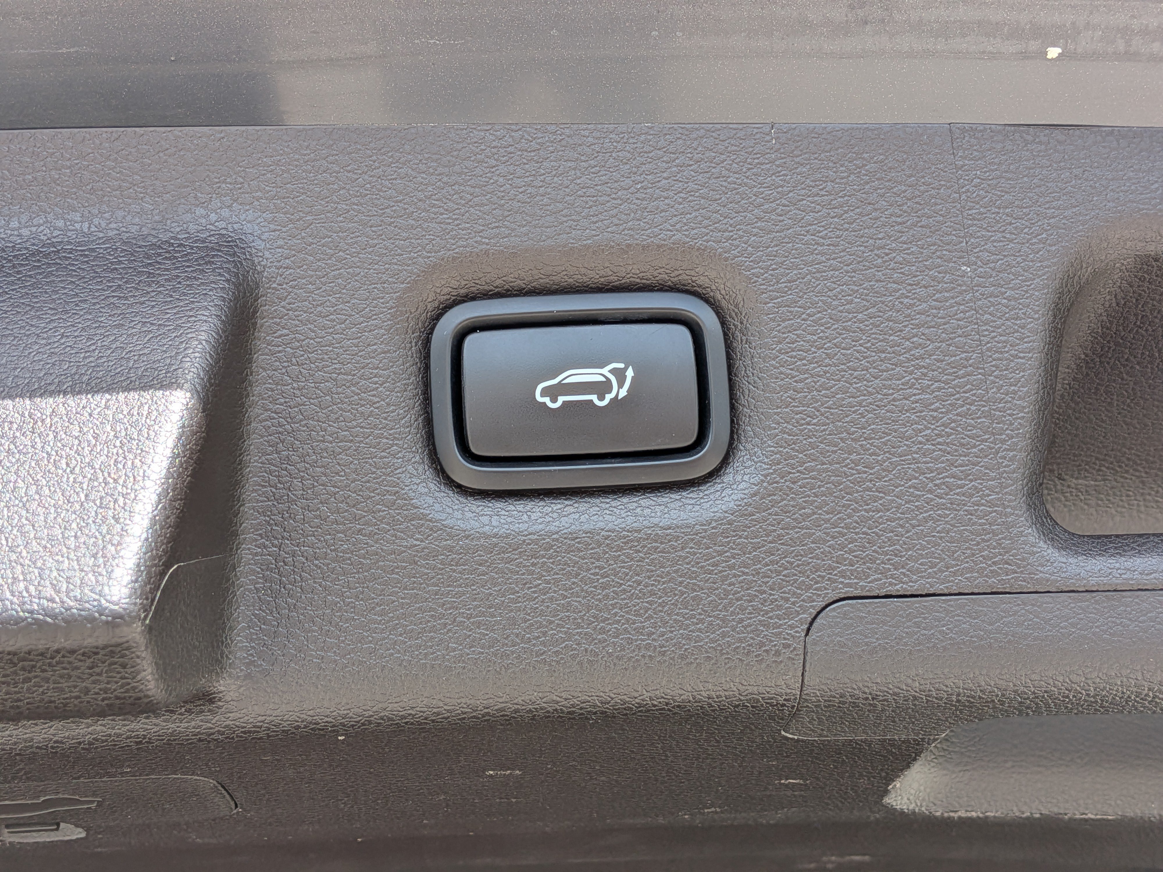 Used 2020 Hyundai Santa Fe Limited FWD image 14