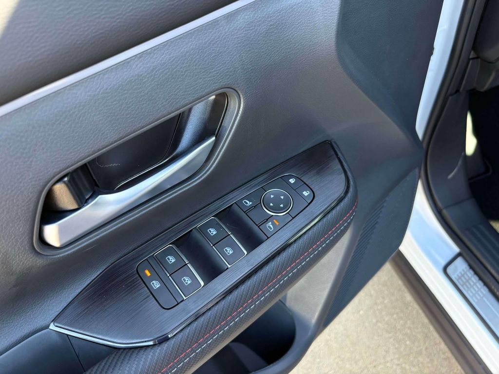 New 2026 Nissan Kicks SR w/ Illumination Package FWD image 12