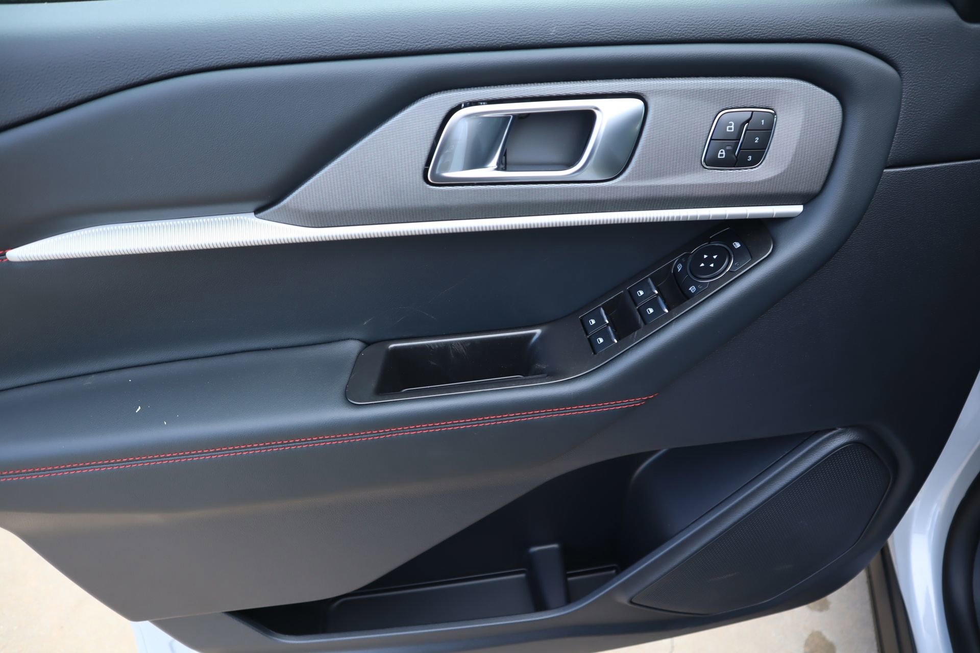 New 2026 Ford Explorer ST-Line RWD image 19