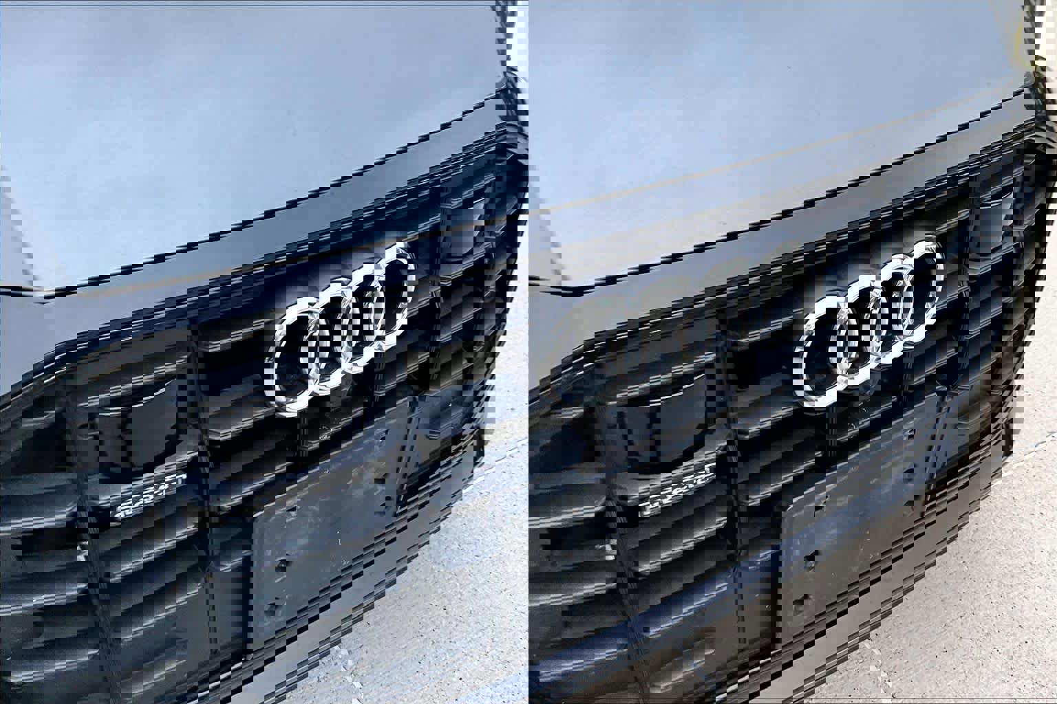 Used 2019 Audi Q8 Premium Plus w/ Premium Plus AWD/4WD image 33