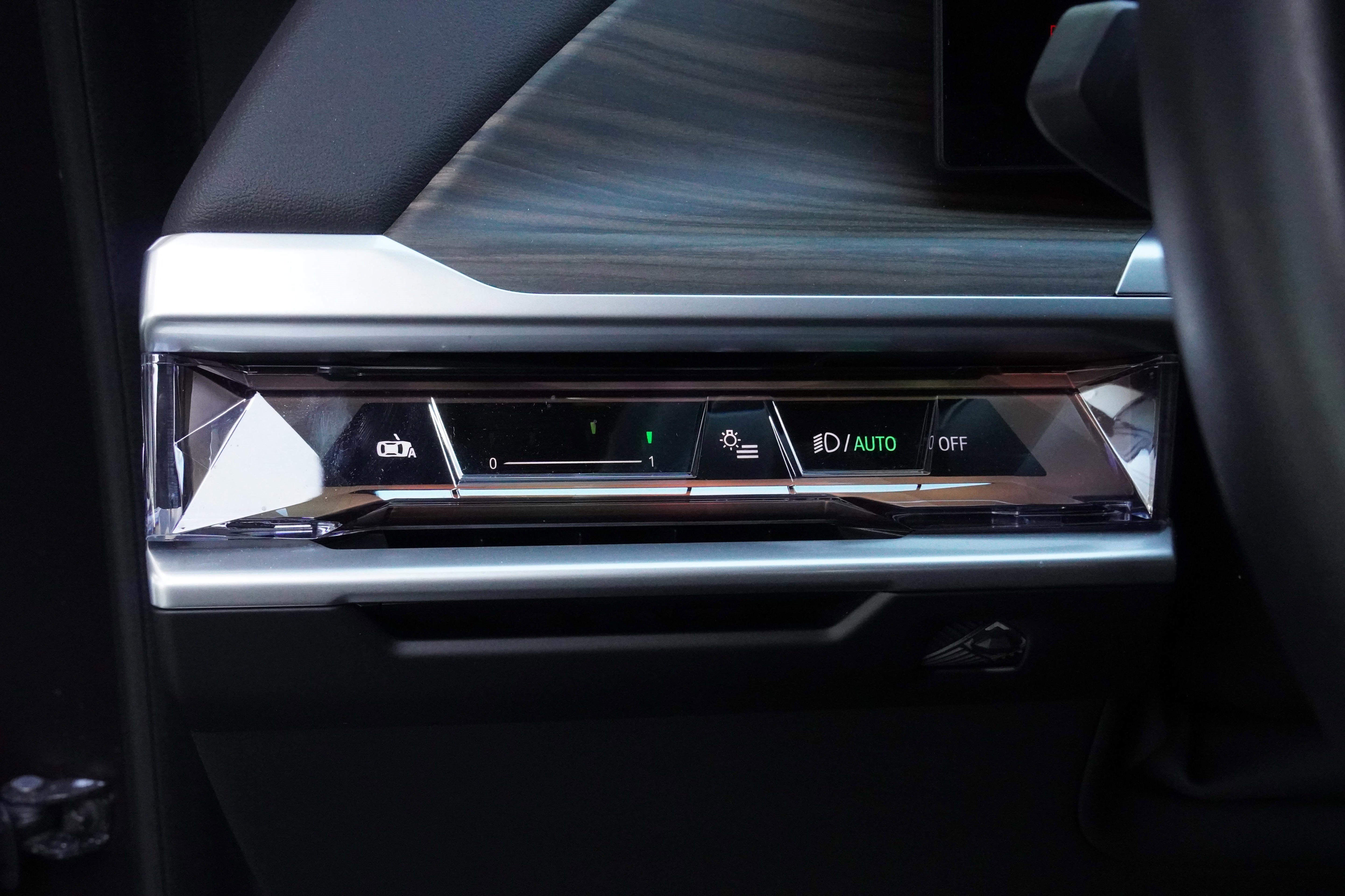 Certified 2023 BMW i7 xDrive60 w/ Executive Package 2 AWD/4WD image 17