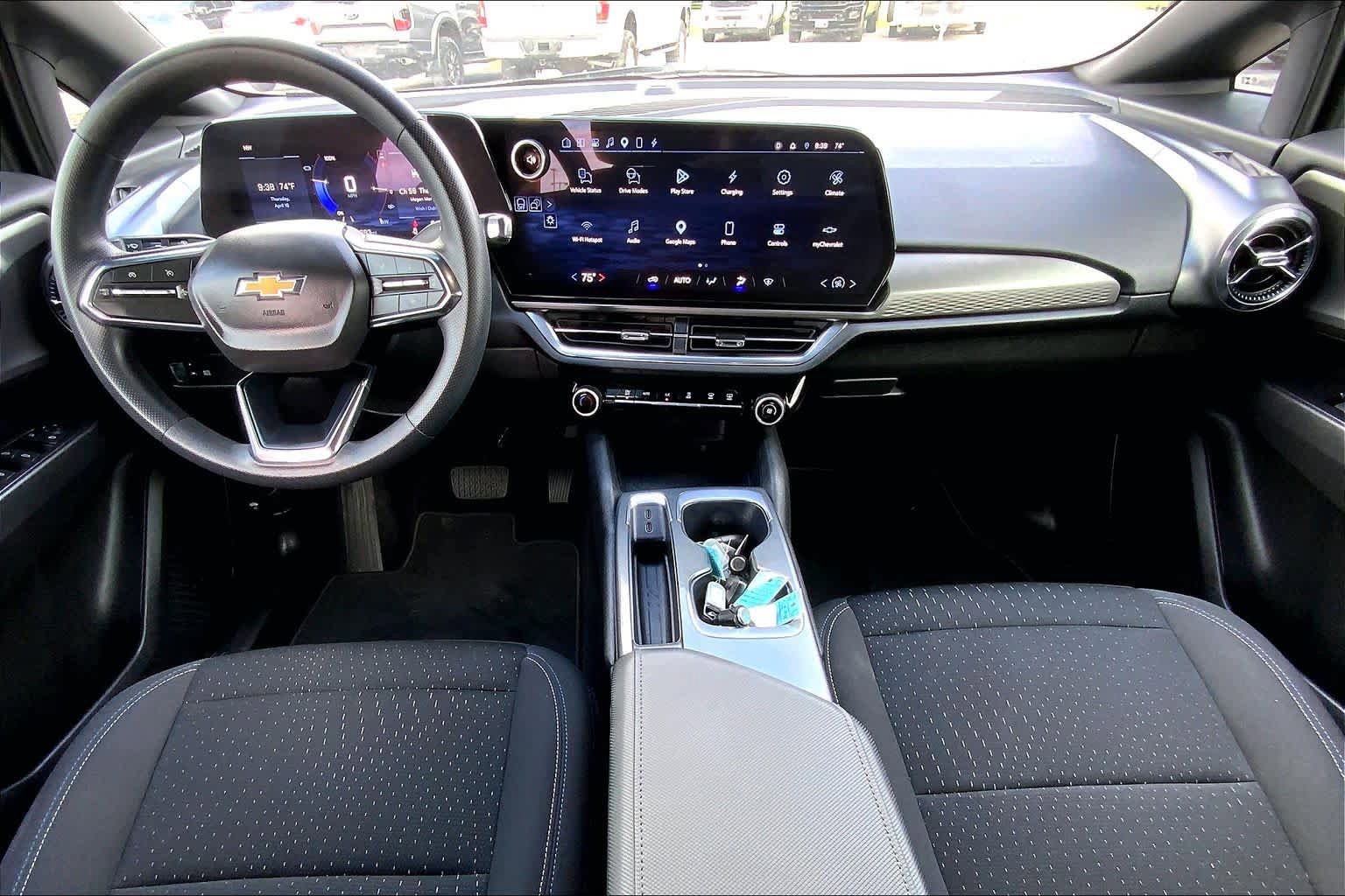 Used 2025 Chevrolet Equinox EV LT image 13