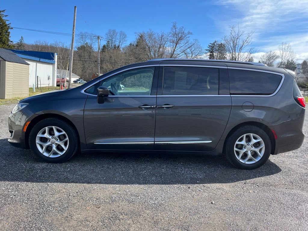Used 2017 Chrysler Pacifica Touring-L Plus w/ Advanced Safetytec Group image 10