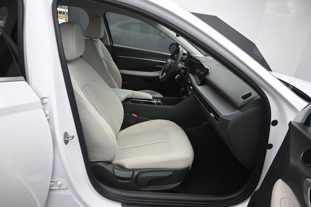 Used 2025 Hyundai Sonata SEL FWD image 27