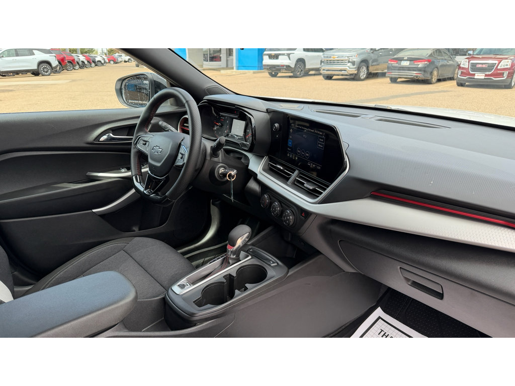 Certified 2024 Chevrolet Trax RS w/ Driver Confidence Package image 12