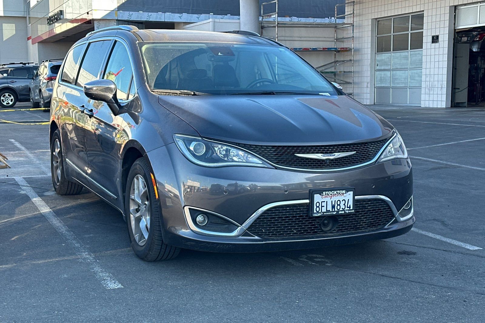 Used 2018 Chrysler Pacifica Limited w/ Advanced Safetytec Group image 2