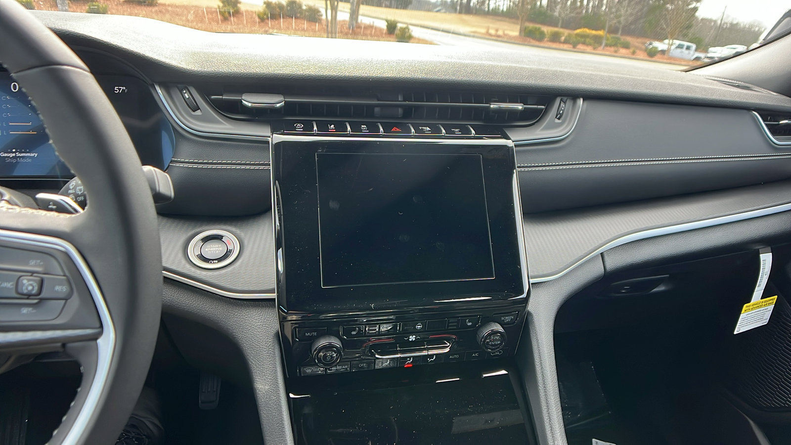 New 2025 Jeep Grand Cherokee L Laredo image 26