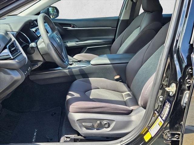 Used 2020 Toyota Camry LE FWD image 14
