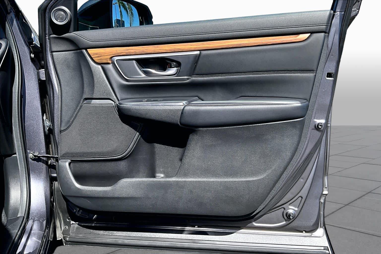 Used 2020 Honda CR-V Touring image 21