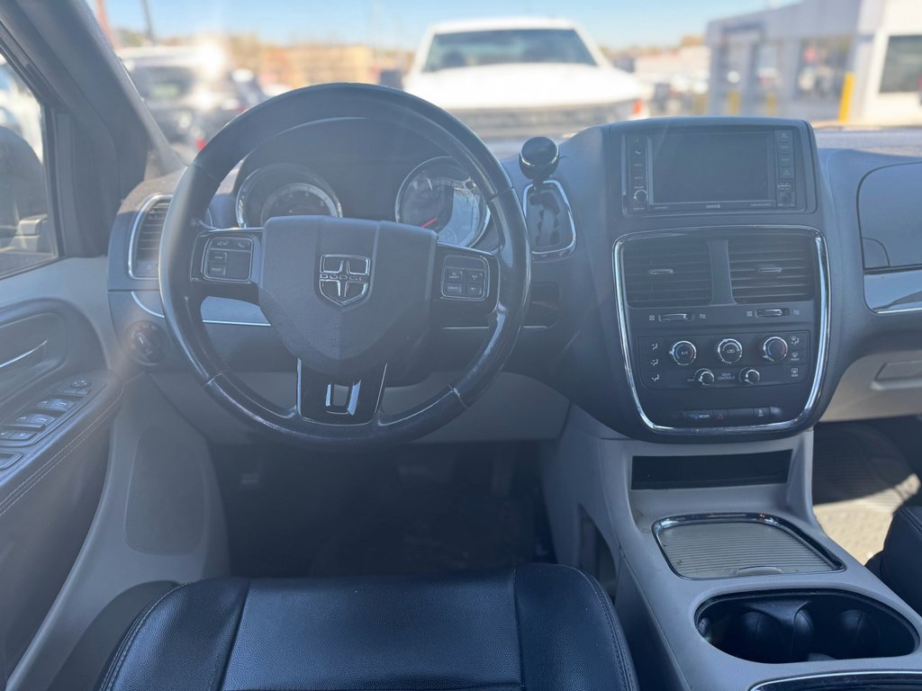 Used 2019 Dodge Grand Caravan SXT image 7