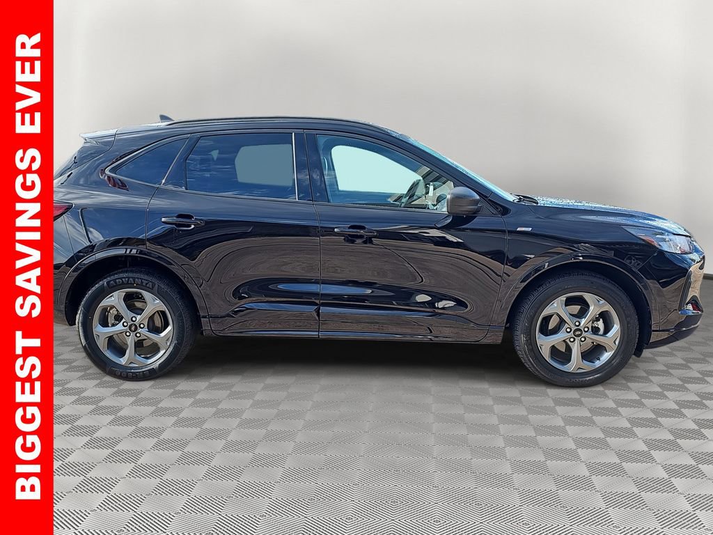 Used 2023 Ford Escape ST-Line image 2