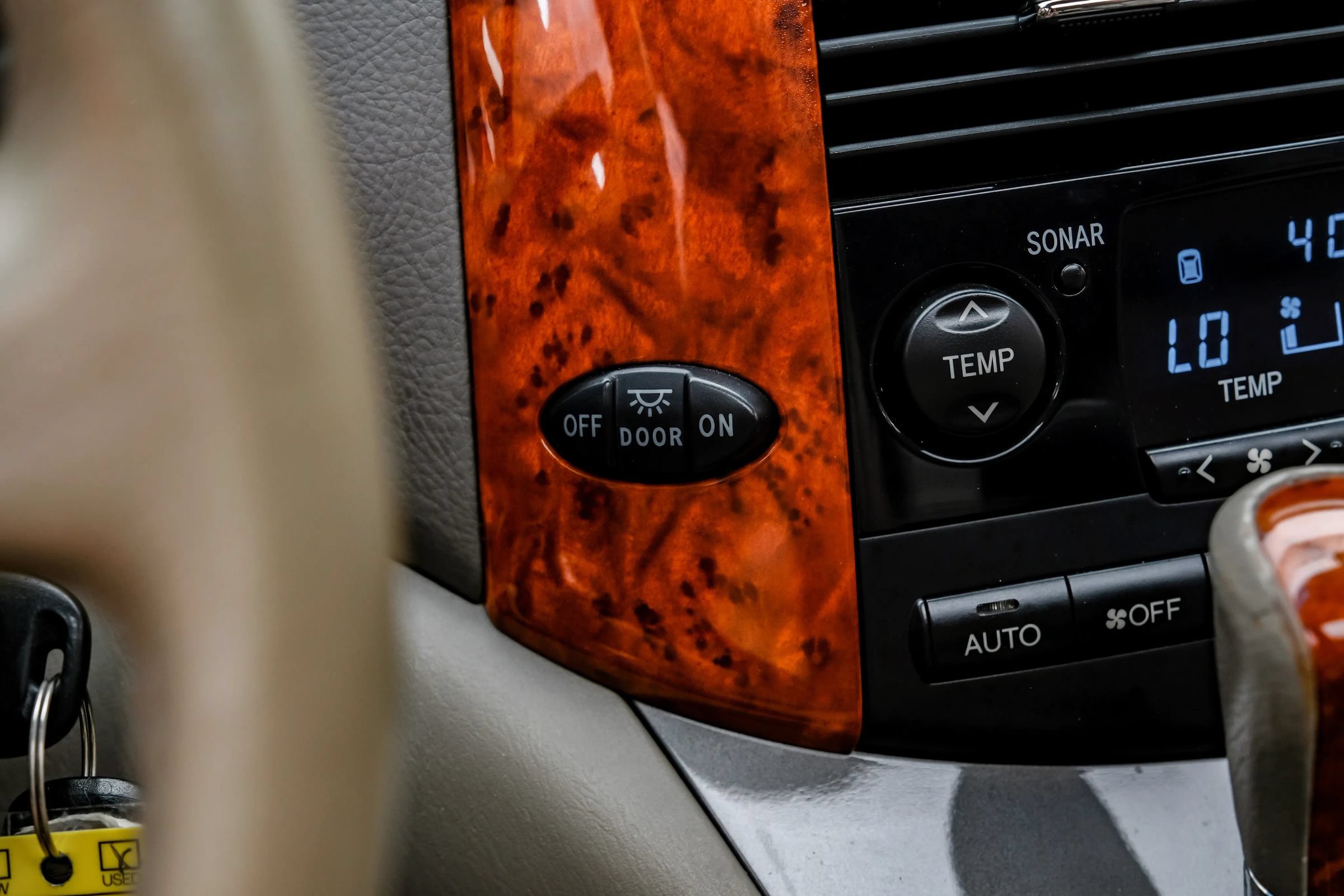 Used 2010 Toyota Sienna XLE Limited FWD image 33