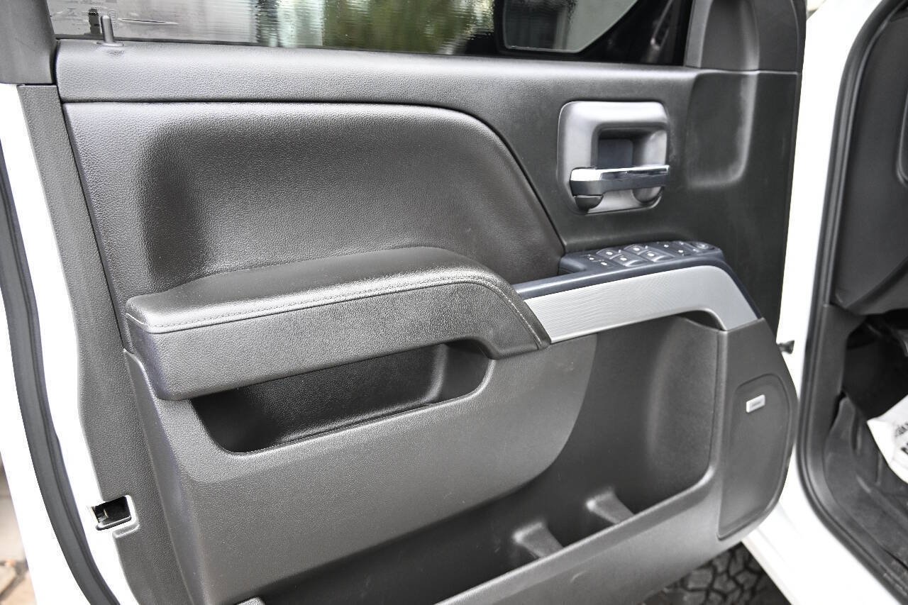 Used 2018 Chevrolet Silverado 1500 LT w/ All Star Edition AWD/4WD image 11