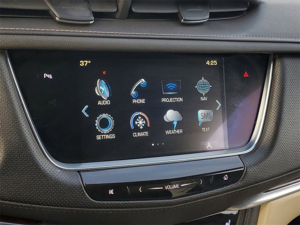 Used 2018 Cadillac XT5 Luxury w/ Driver Awareness Package image 19