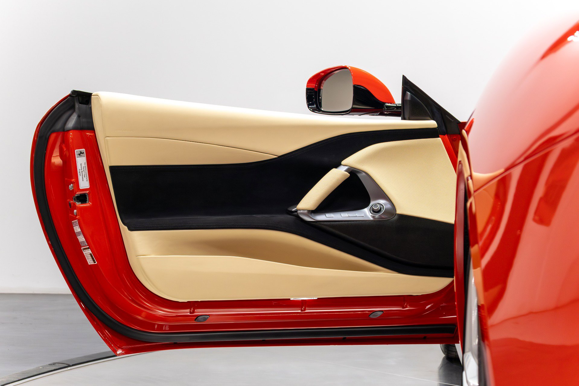 Used 2018 Ferrari 812 Superfast image 68