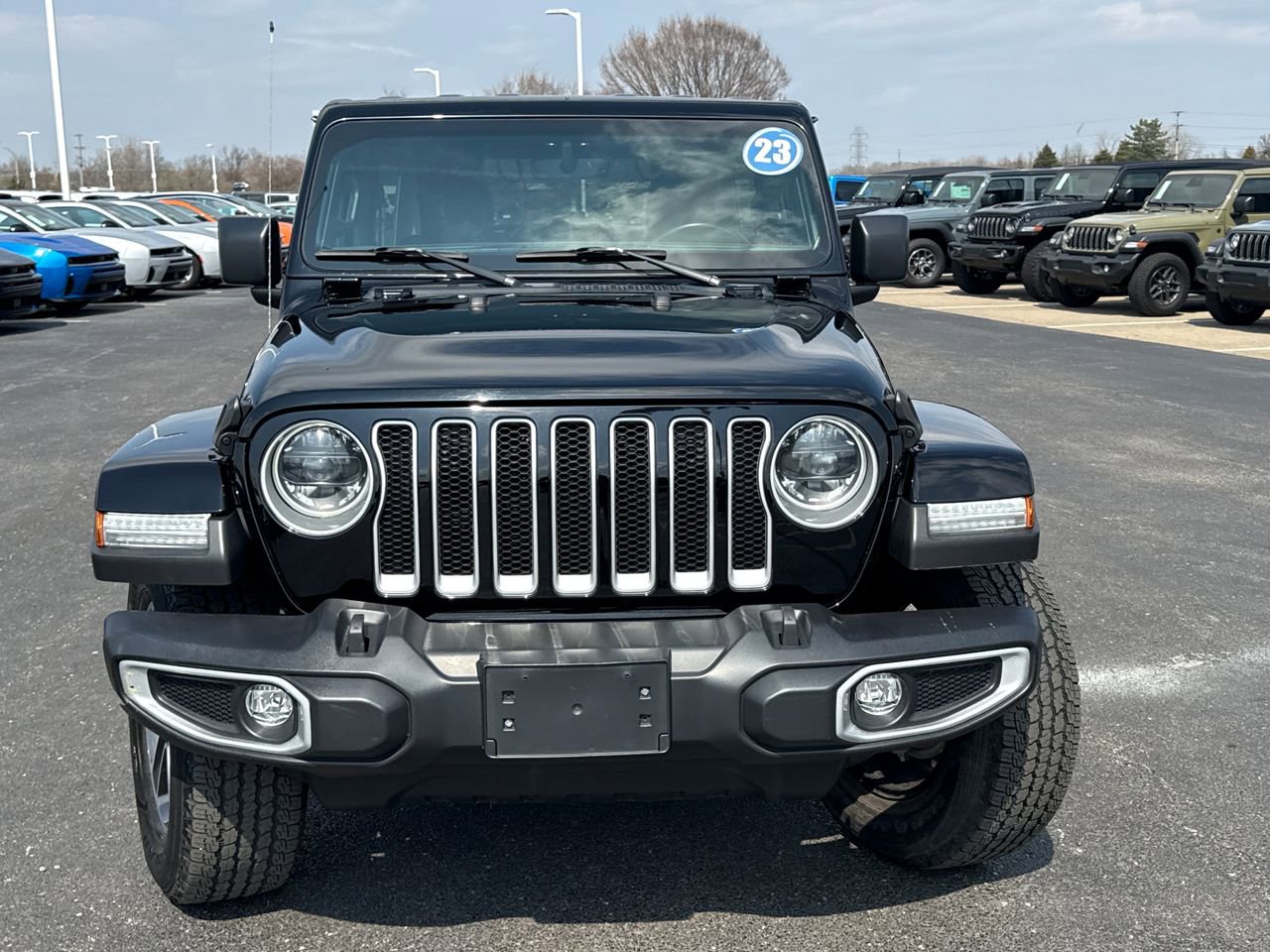 Used 2023 Jeep Wrangler Sahara w/ LED Lighting Group AWD/4WD image 8