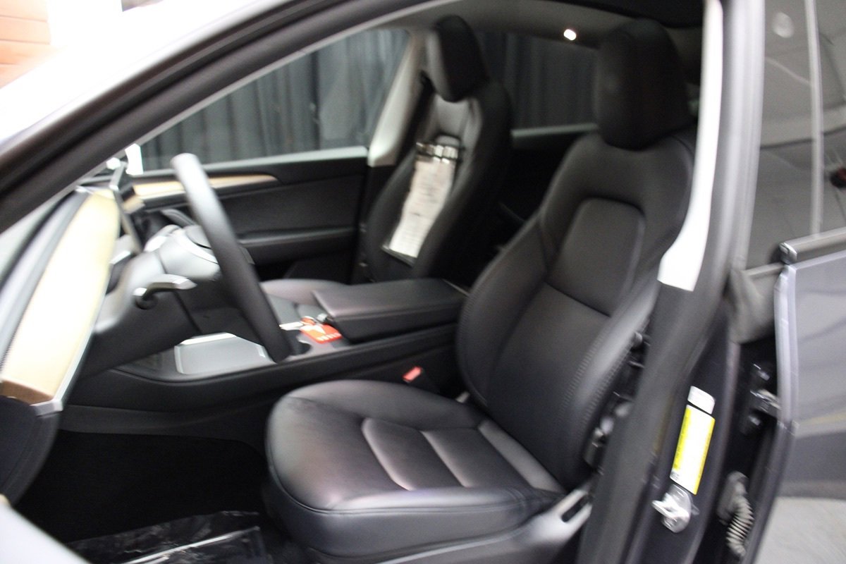 Used 2023 Tesla Model Y Long Range image 22