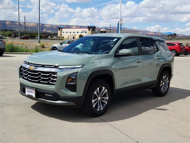 New 2026 Chevrolet Equinox LT w/ Convenience Package II AWD/4WD image 2