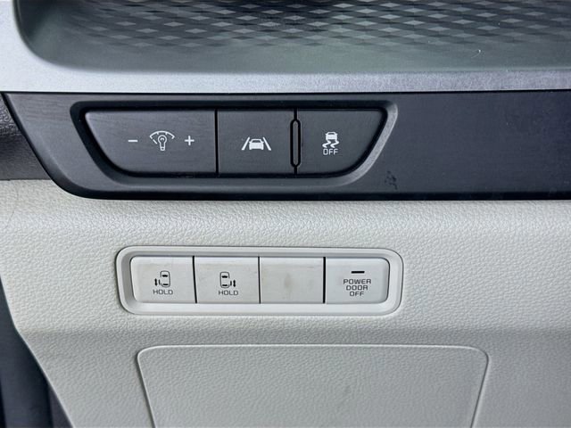Used 2023 Kia Carnival LX FWD image 10