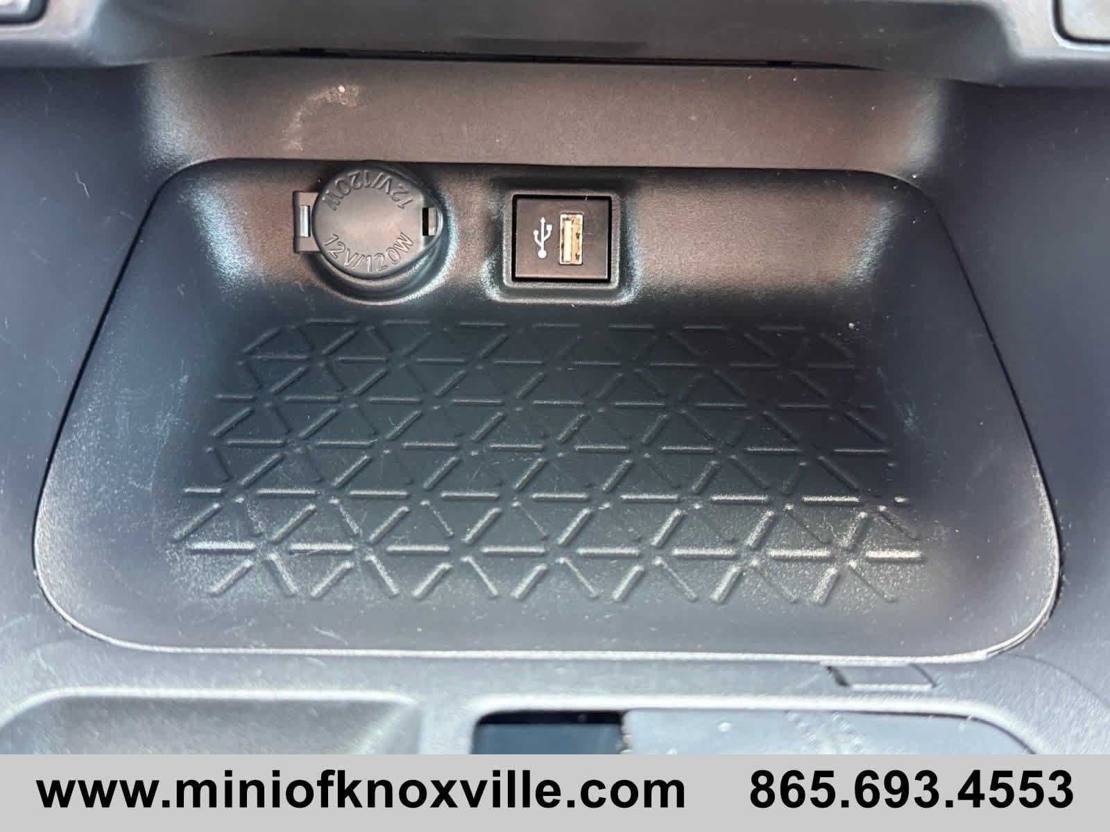 Used 2024 Toyota RAV4 LE AWD/4WD image 33