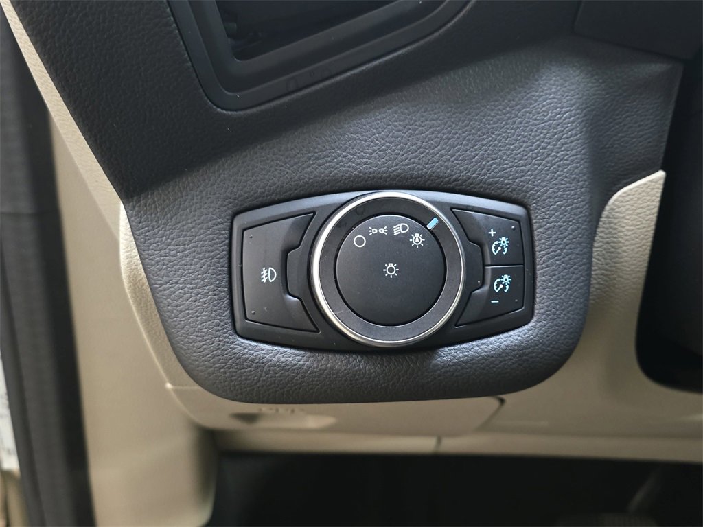 Used 2017 Ford C-MAX Titanium w/ Equipment Group 301A image 22