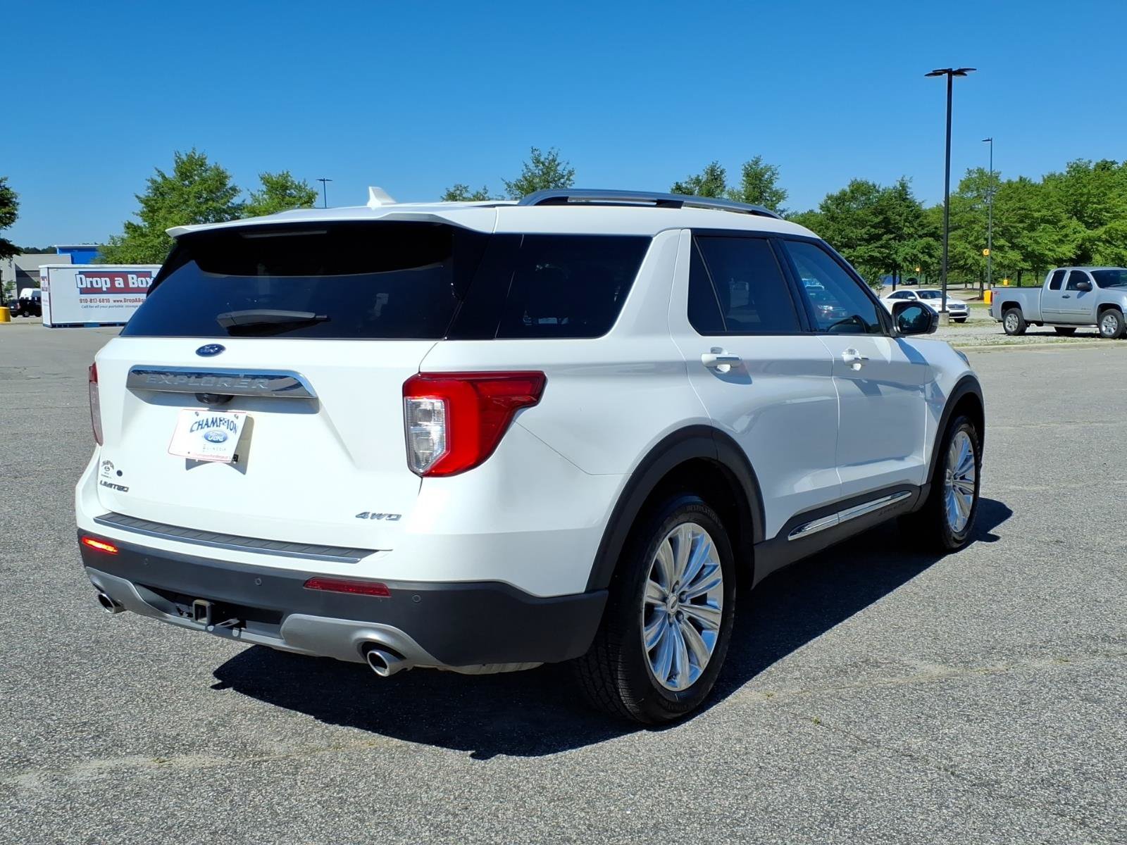 Used 2023 Ford Explorer Limited w/ Equipment Group 301A AWD/4WD image 25