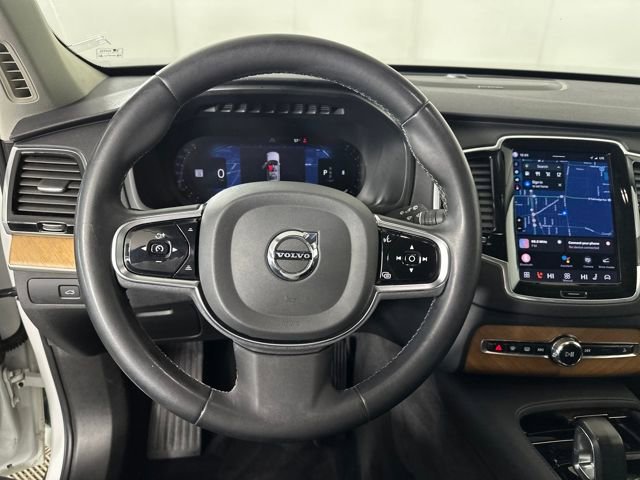 Used 2023 Volvo XC90 B6 Plus image 14