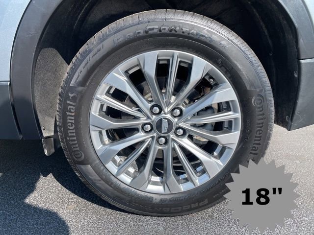 Used 2025 Cadillac XT4 Premium Luxury image 7