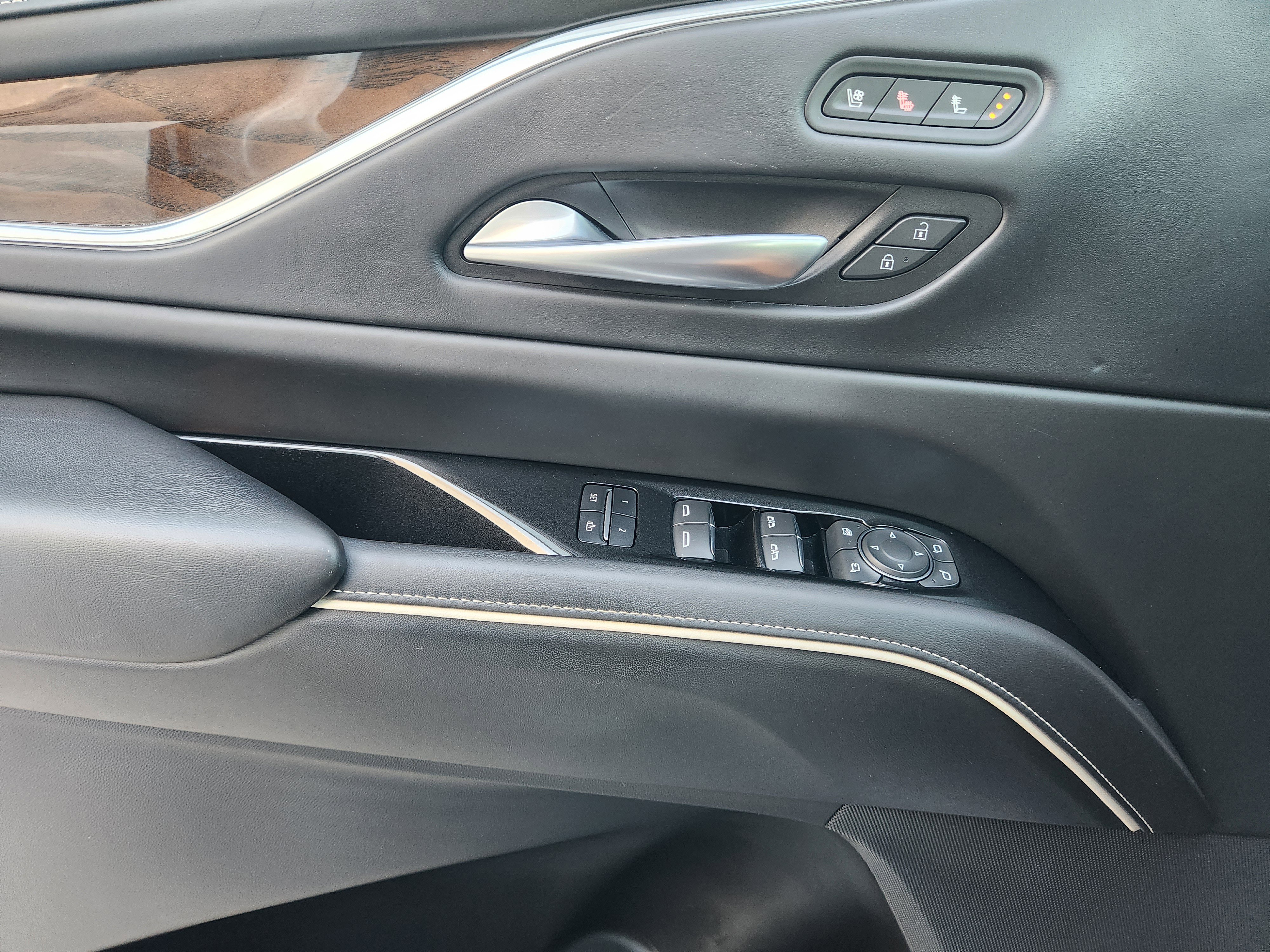 Used 2023 Cadillac Escalade Sport Platinum w/ LPO, ONYX Package image 23