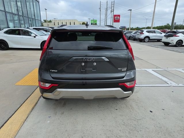 Used 2023 Kia Niro EX Touring image 5