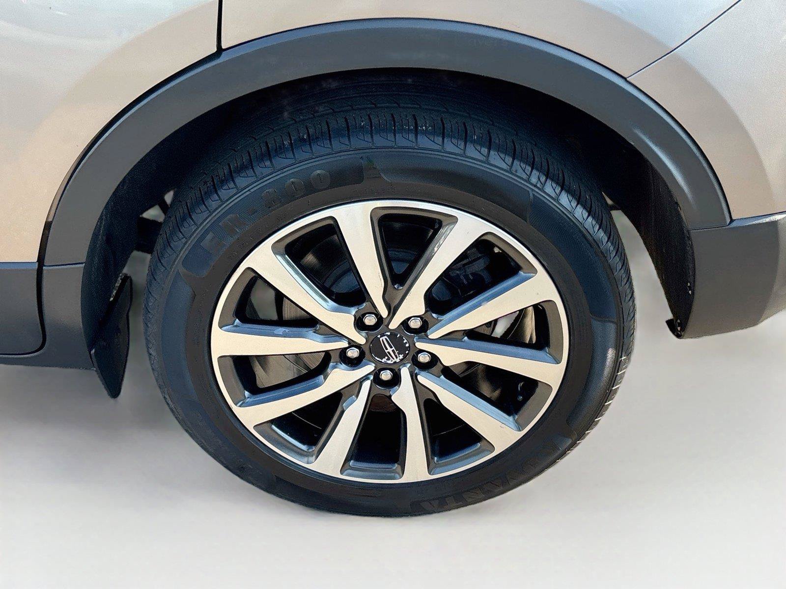 Used 2019 Lincoln MKC Reserve w/ MKC Technology Package FWD image 32