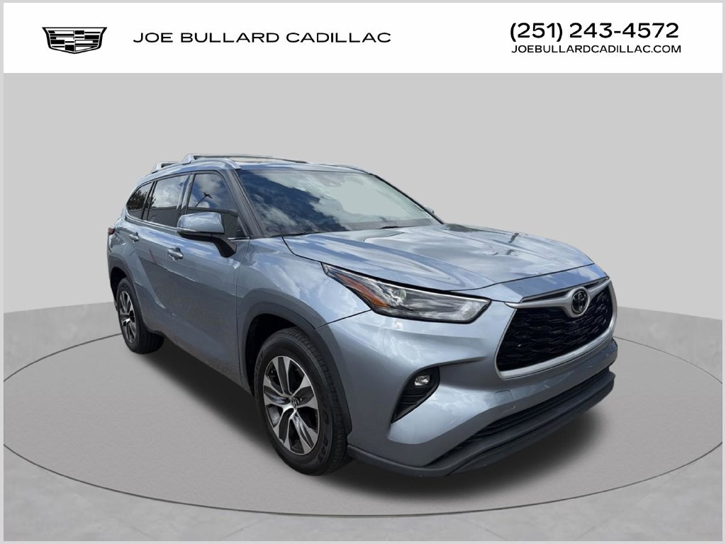 Used 2022 Toyota Highlander XLE FWD image 1
